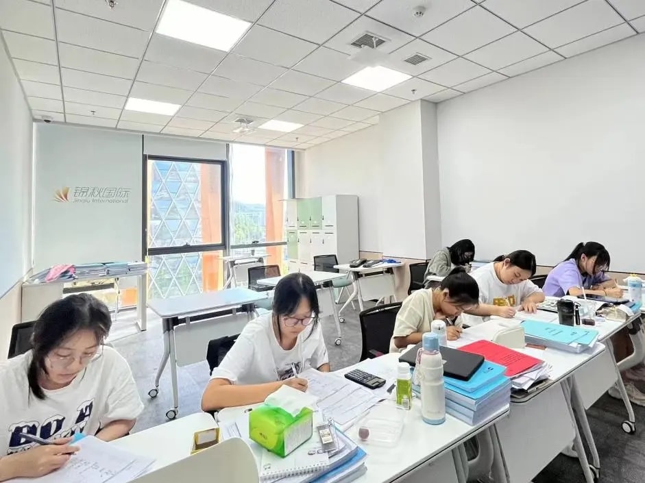 锦秋国际十月考季备考加油